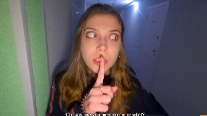 Тихо, мой муж не должен услышать, как мы трахаемся в подъезде!